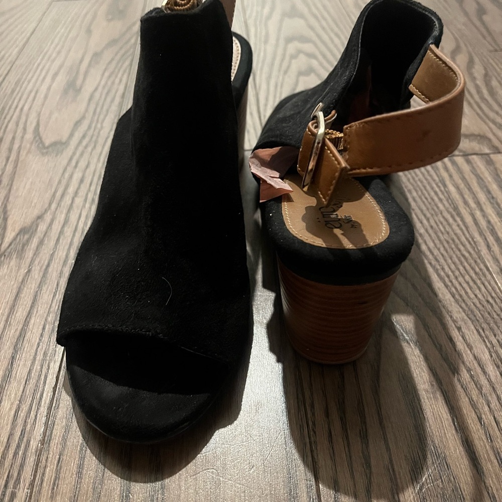 Elegant Black and Tan Women's Heels